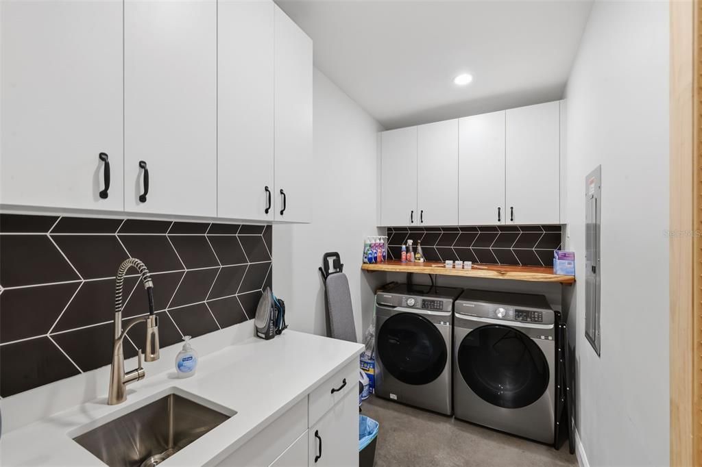 For Sale: $1,799,000 (5 beds, 4 baths, 3382 Square Feet)