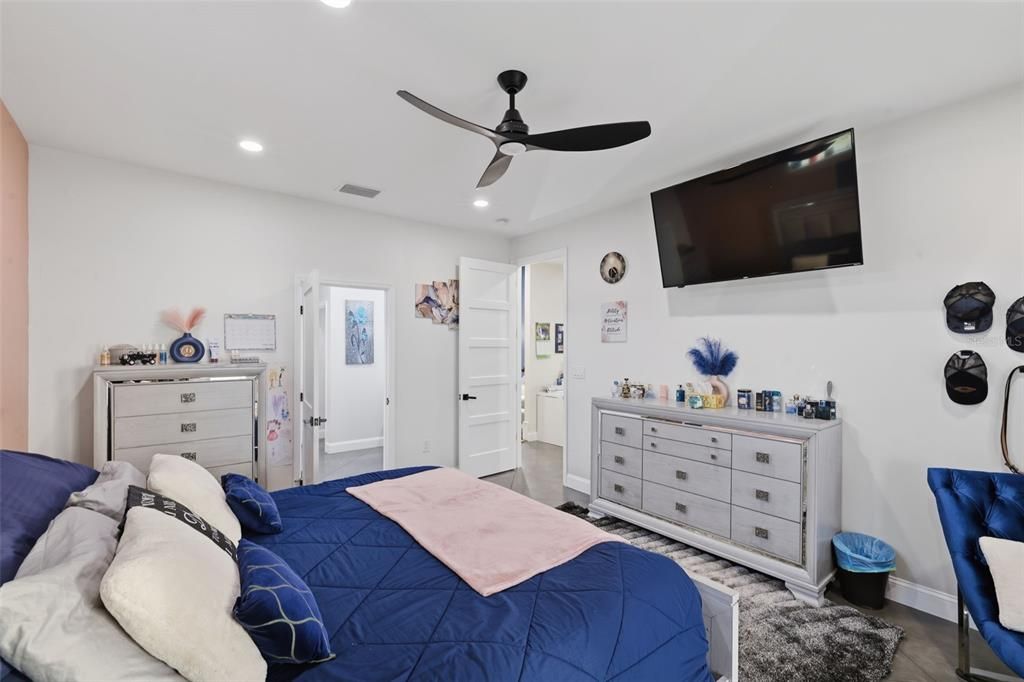 For Sale: $1,799,000 (5 beds, 4 baths, 3382 Square Feet)