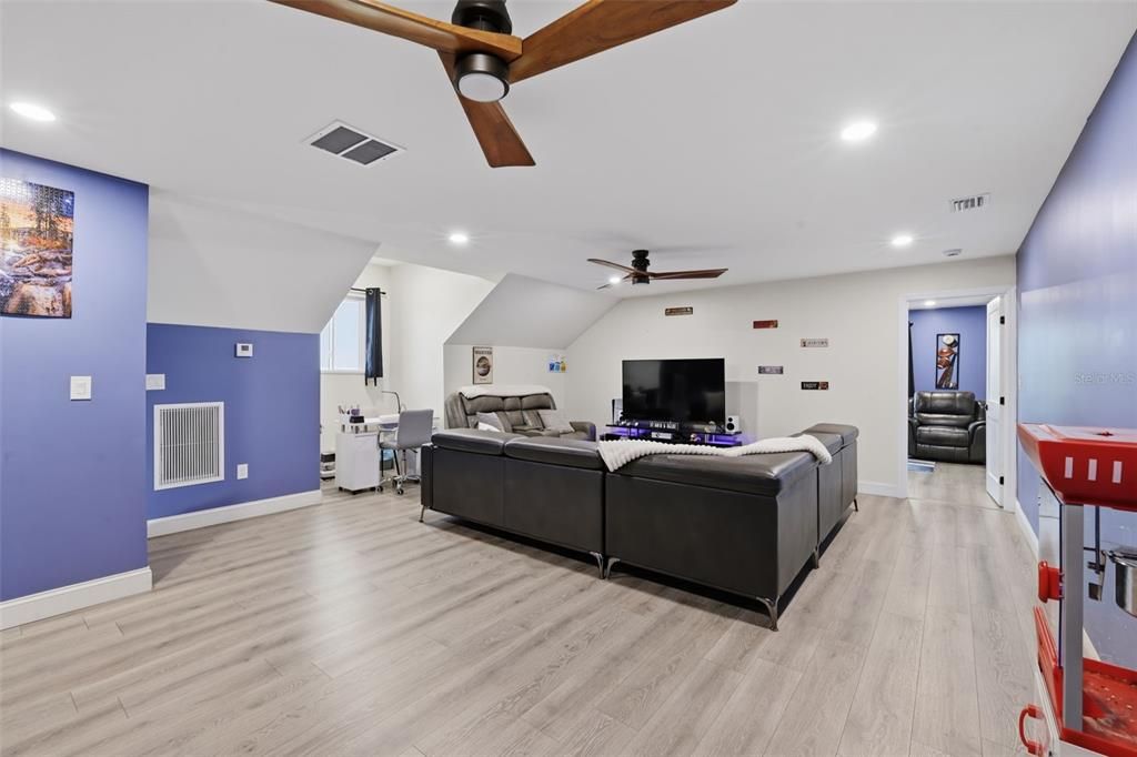 For Sale: $1,799,000 (5 beds, 4 baths, 3382 Square Feet)