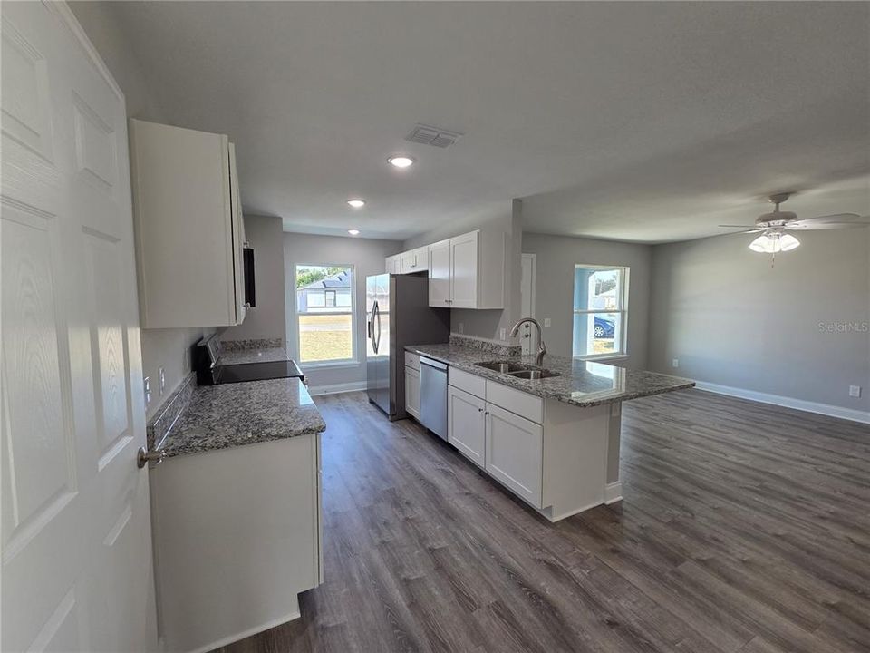 En Venta: $259,000 (3 camas, 2 baños, 1173 Pies cuadrados)