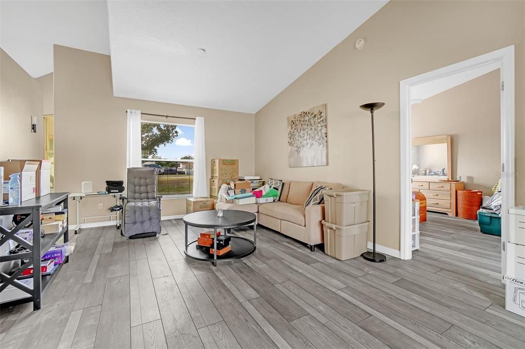 For Sale: $385,000 (3 beds, 2 baths, 1943 Square Feet)