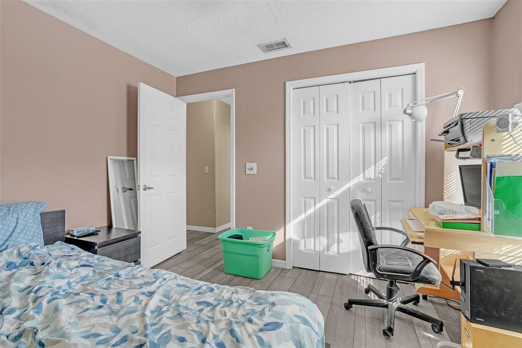 For Sale: $385,000 (3 beds, 2 baths, 1943 Square Feet)