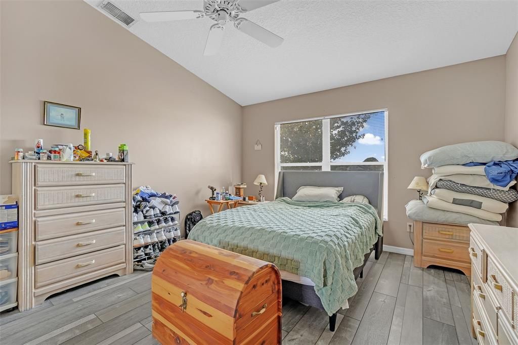 For Sale: $385,000 (3 beds, 2 baths, 1943 Square Feet)