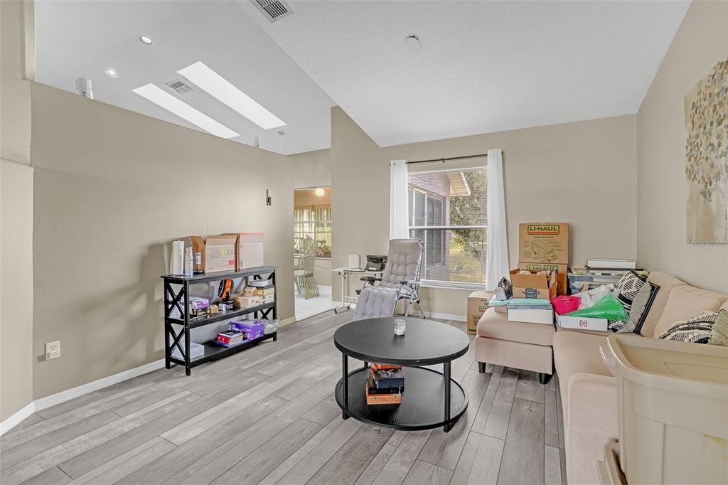 For Sale: $385,000 (3 beds, 2 baths, 1943 Square Feet)