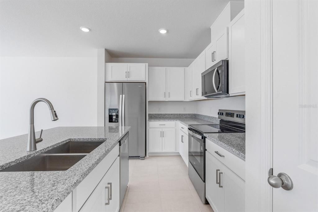 В аренду: $2,250 (3 спален, 2 ванн, 1685 Квадратных фут)