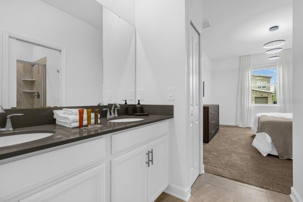 待售: $790,000 (6 贝兹, 6 浴室, 3843 平方英尺)