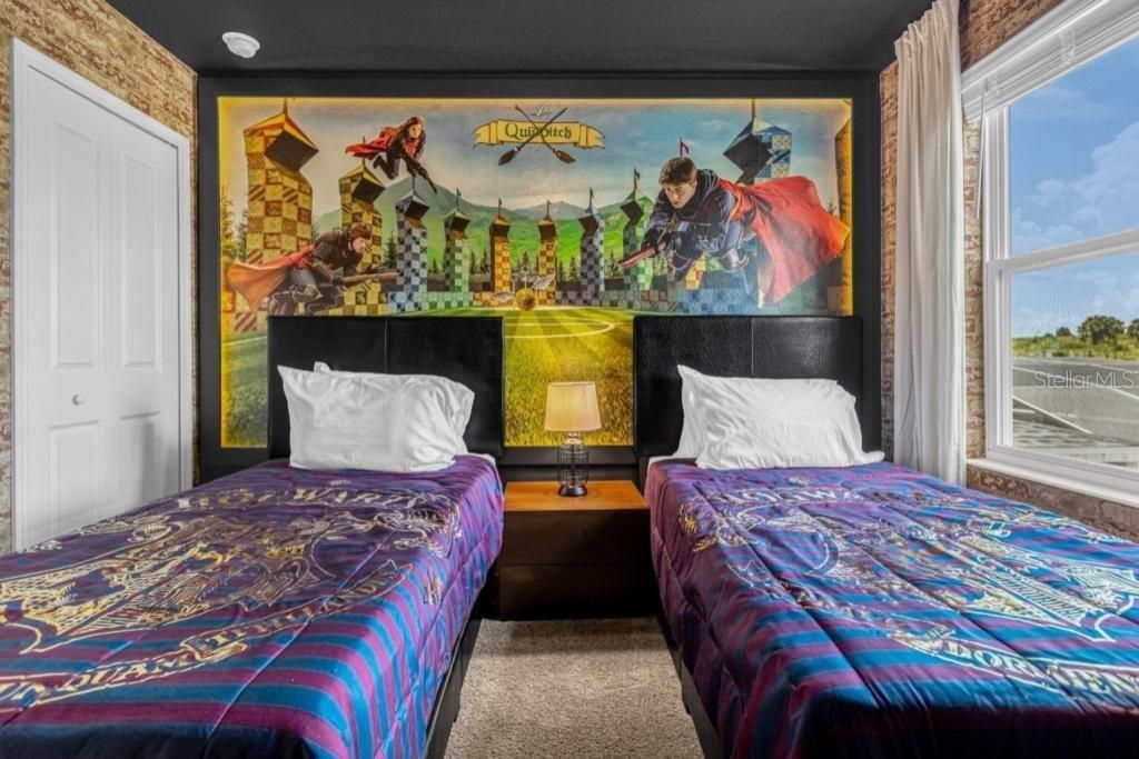 待售: $790,000 (6 贝兹, 6 浴室, 3843 平方英尺)