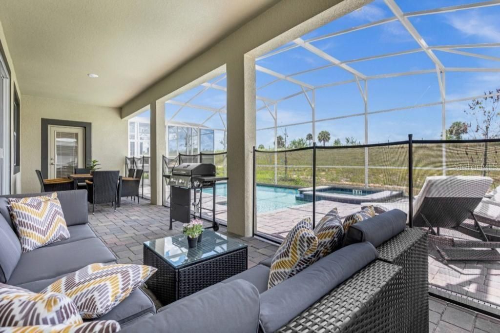 待售: $790,000 (6 贝兹, 6 浴室, 3843 平方英尺)