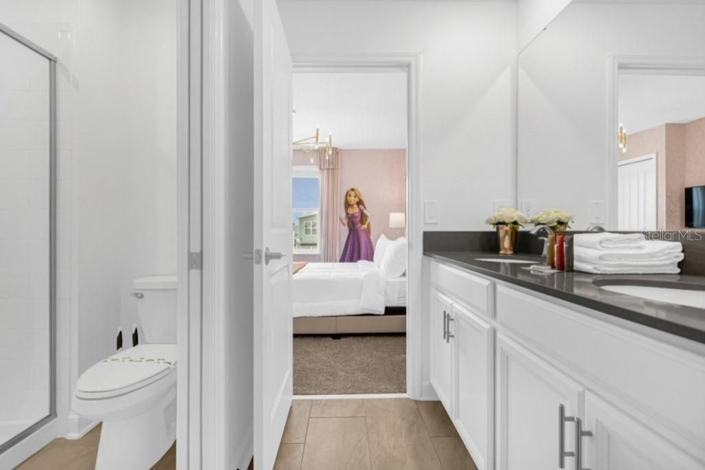 待售: $790,000 (6 贝兹, 6 浴室, 3843 平方英尺)