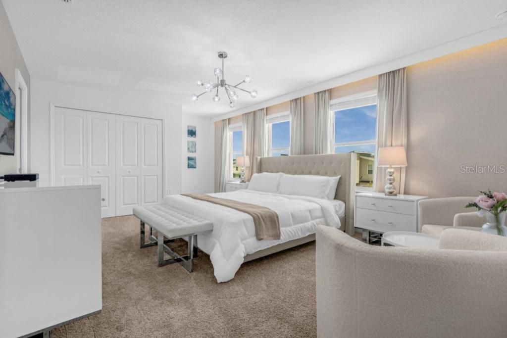 待售: $790,000 (6 贝兹, 6 浴室, 3843 平方英尺)