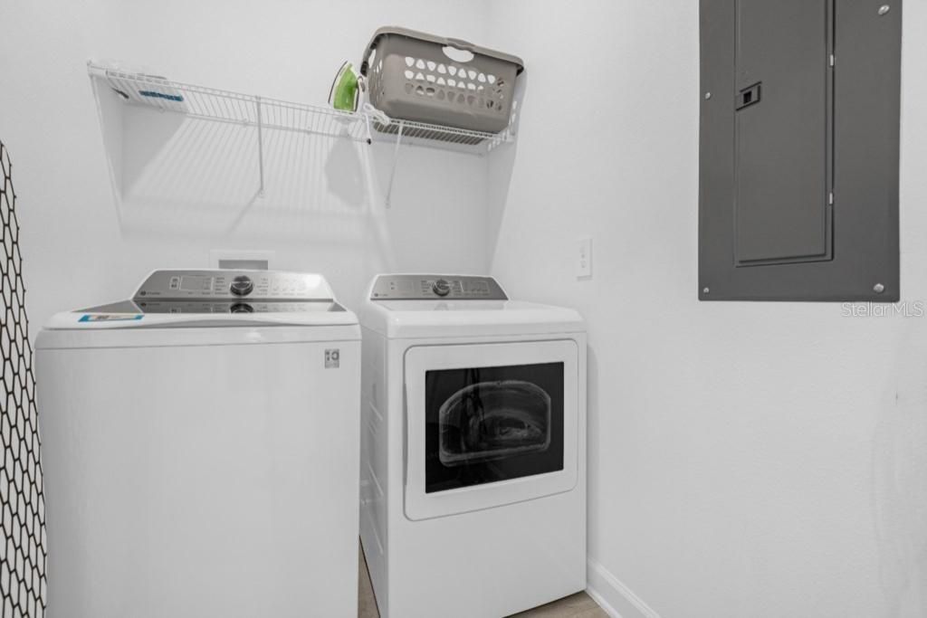 待售: $790,000 (6 贝兹, 6 浴室, 3843 平方英尺)