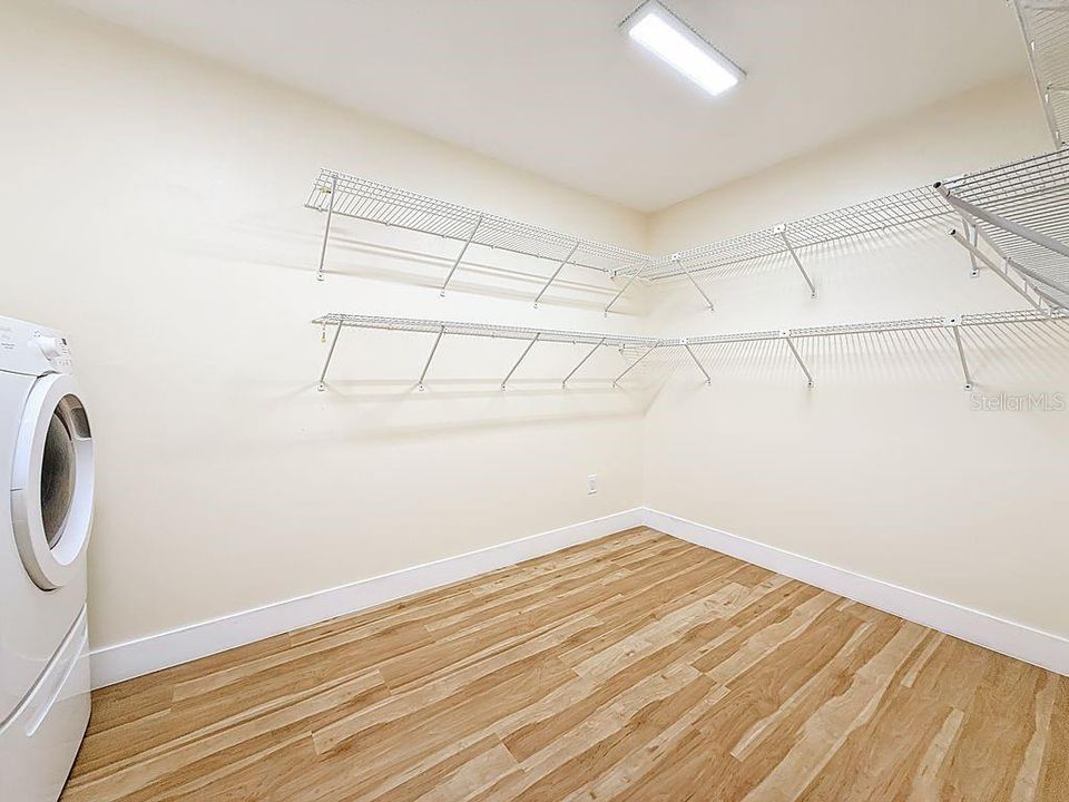 На продажу: $270,000 (2 спален, 2 ванн, 1440 Квадратных фут)