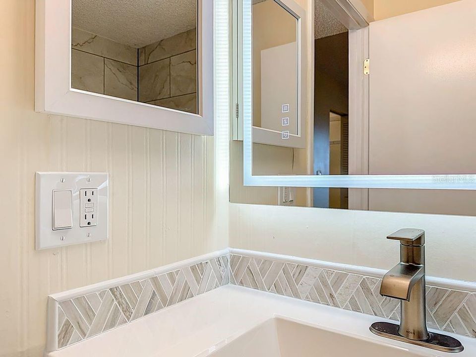 На продажу: $270,000 (2 спален, 2 ванн, 1440 Квадратных фут)