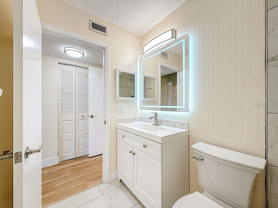 На продажу: $270,000 (2 спален, 2 ванн, 1440 Квадратных фут)