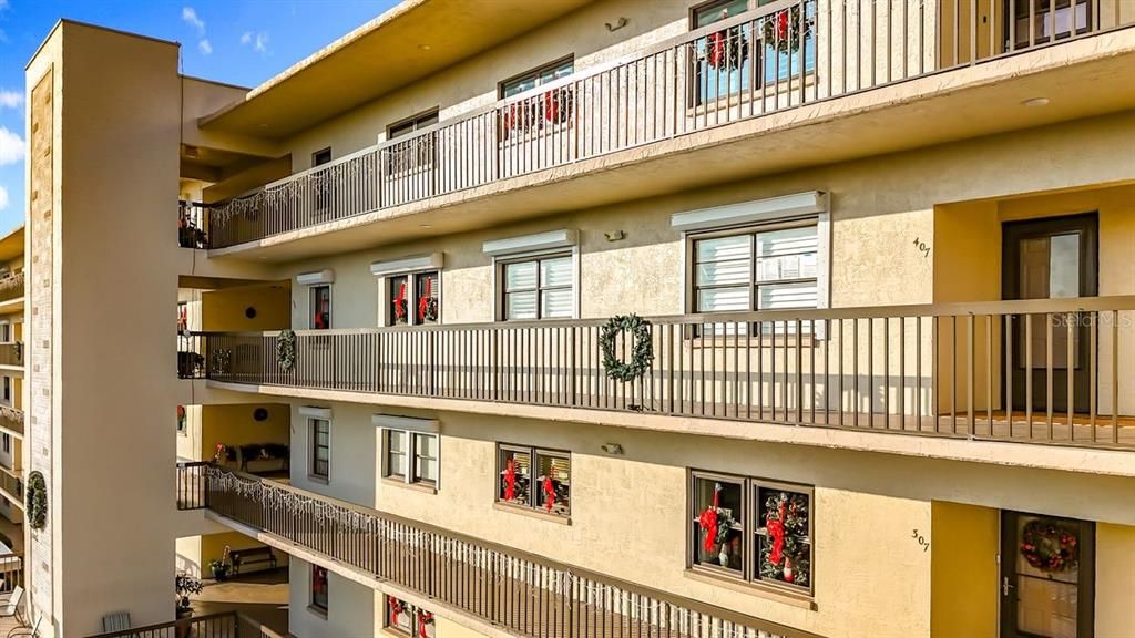 На продажу: $270,000 (2 спален, 2 ванн, 1440 Квадратных фут)