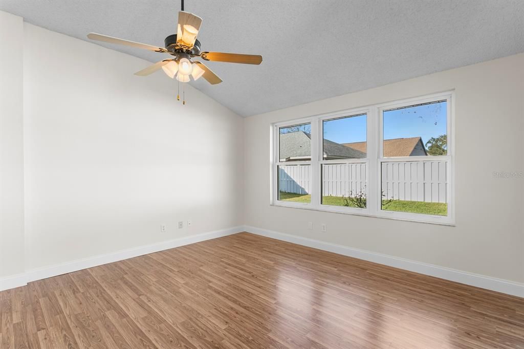 For Sale: $450,000 (3 beds, 2 baths, 1624 Square Feet)