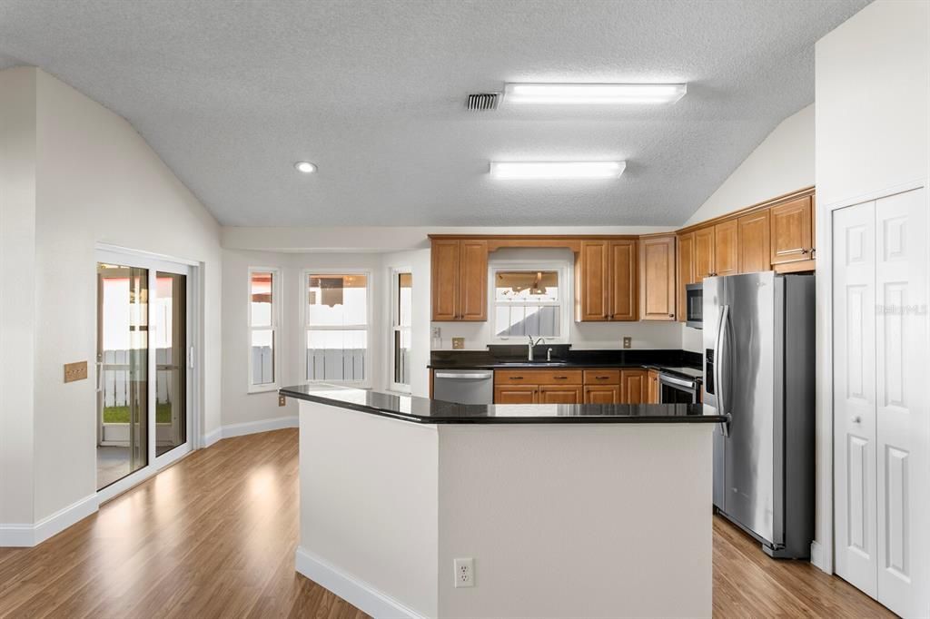 For Sale: $450,000 (3 beds, 2 baths, 1624 Square Feet)