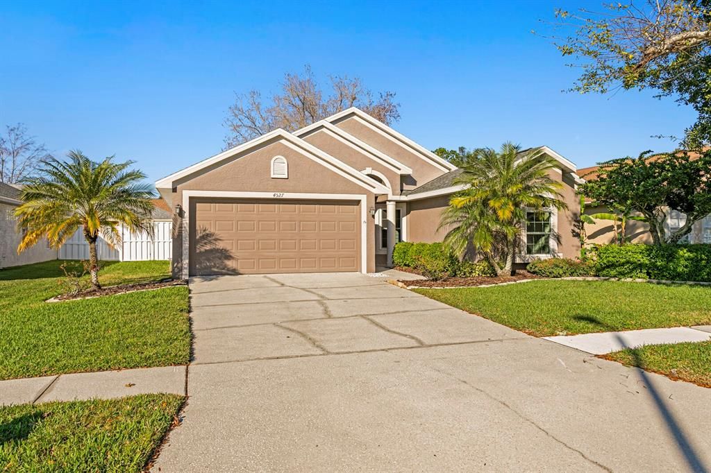 For Sale: $450,000 (3 beds, 2 baths, 1624 Square Feet)