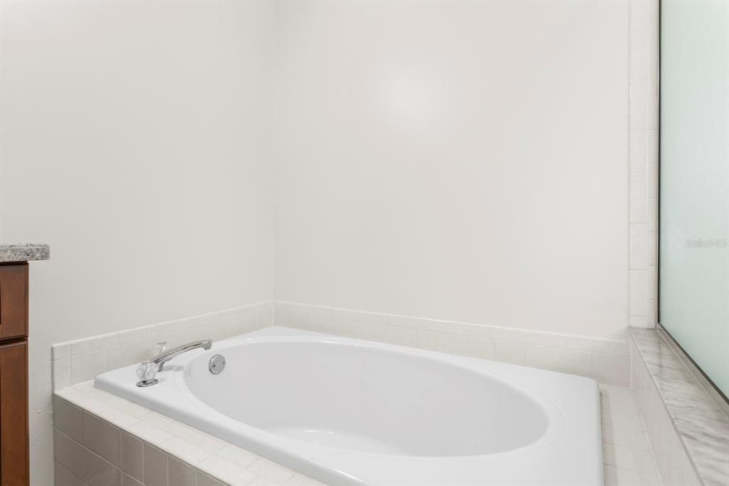 For Sale: $450,000 (3 beds, 2 baths, 1624 Square Feet)