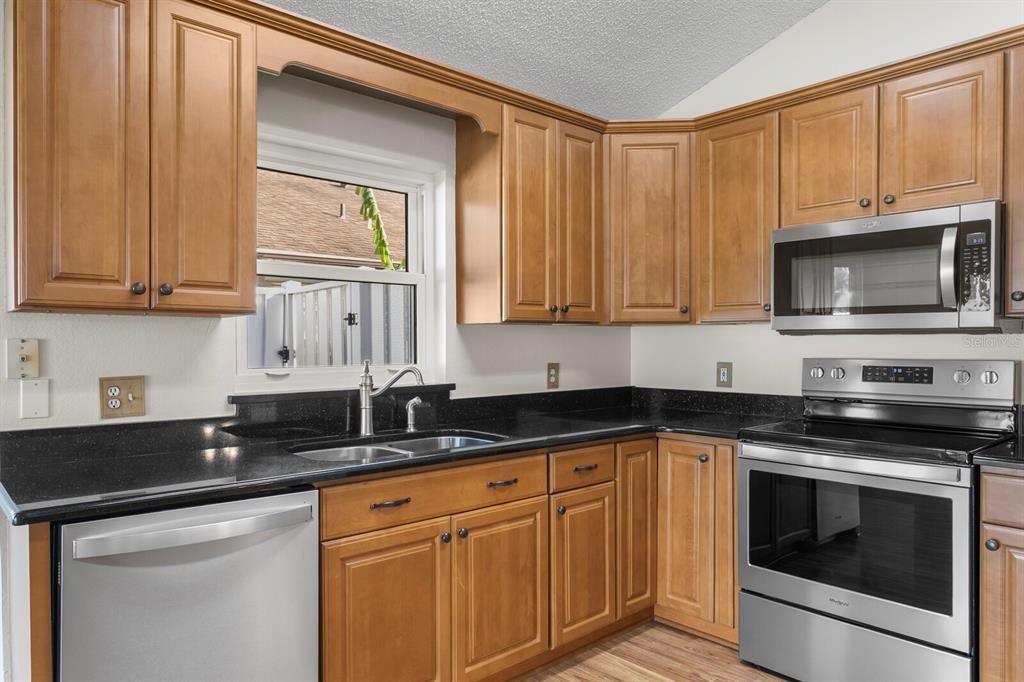 For Sale: $450,000 (3 beds, 2 baths, 1624 Square Feet)