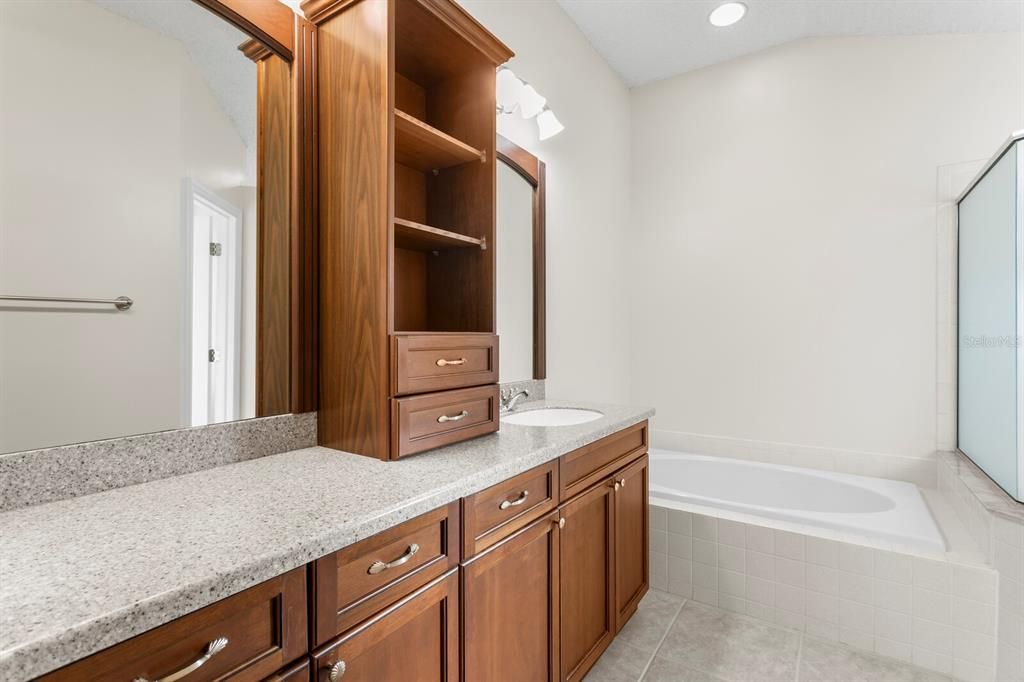 For Sale: $450,000 (3 beds, 2 baths, 1624 Square Feet)