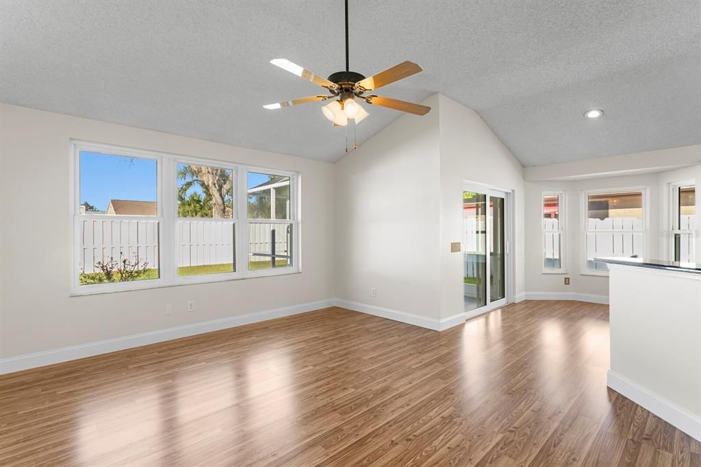 For Sale: $450,000 (3 beds, 2 baths, 1624 Square Feet)