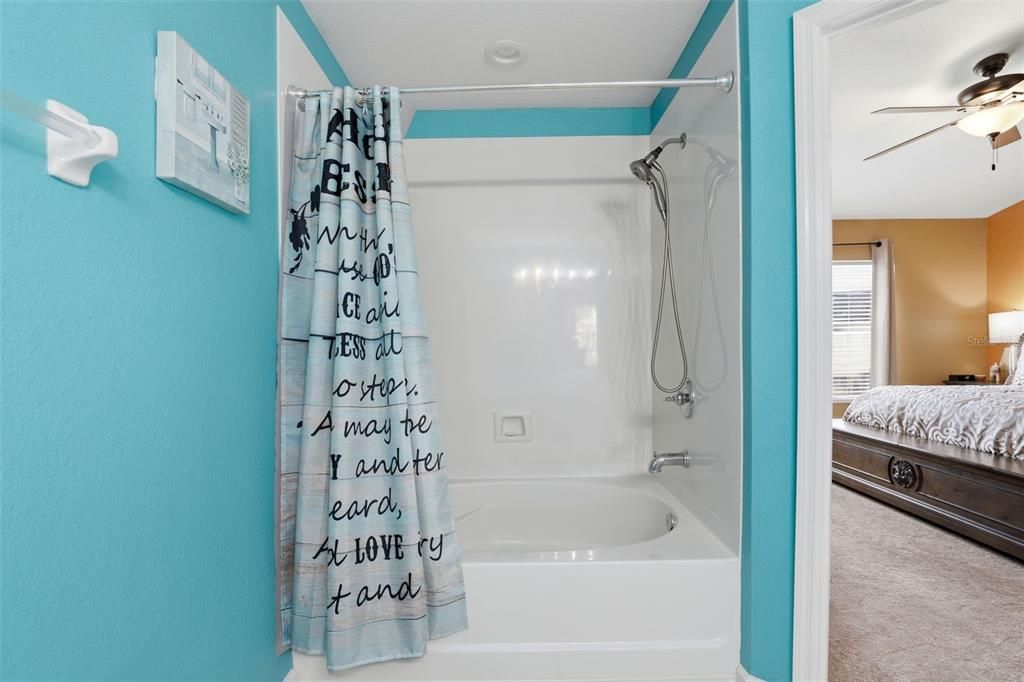 For Sale: $390,000 (3 beds, 2 baths, 1608 Square Feet)