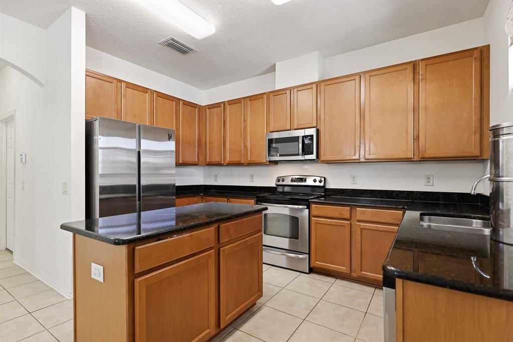 En Venta: $490,000 (4 camas, 2 baños, 2666 Pies cuadrados)