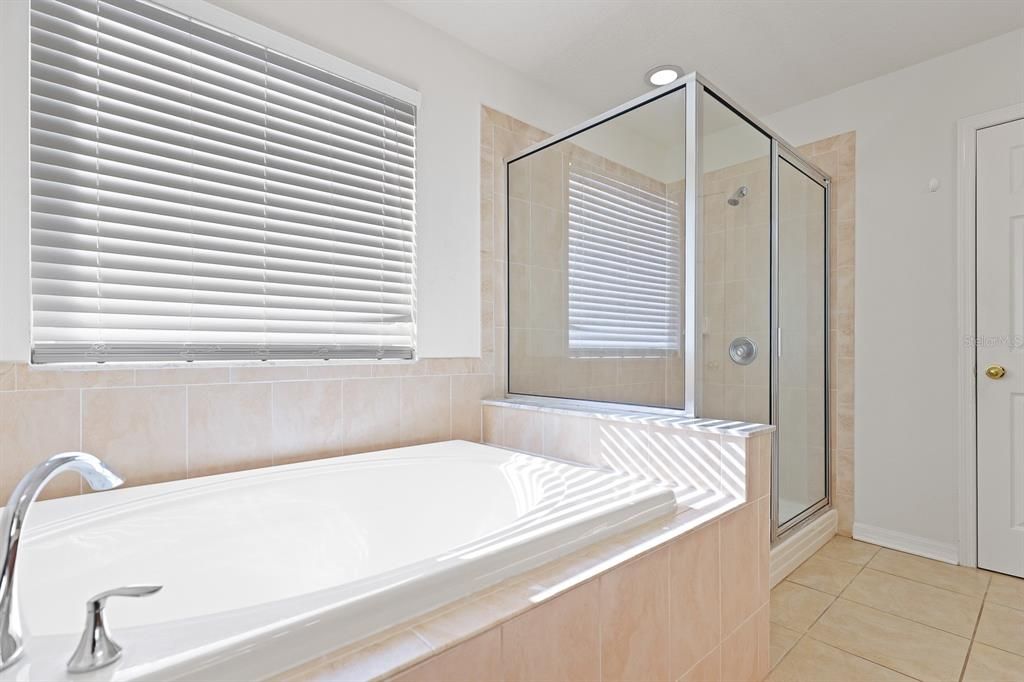 En Venta: $490,000 (4 camas, 2 baños, 2666 Pies cuadrados)