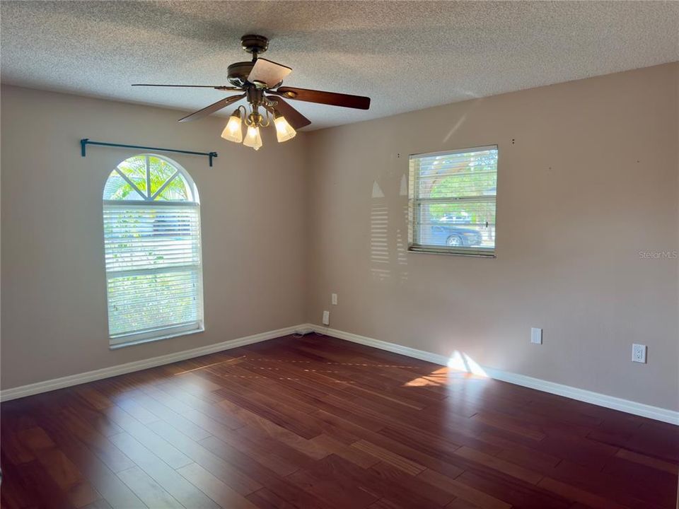 For Rent: $2,149 (2 beds, 2 baths, 1751 Square Feet)