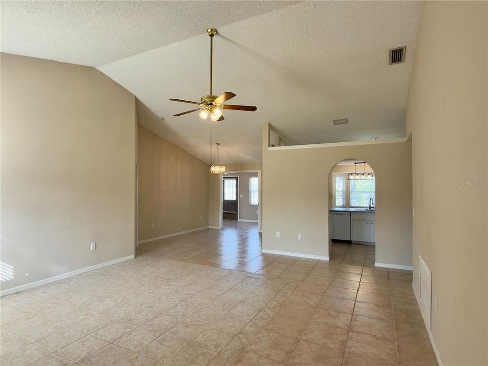 For Rent: $2,149 (2 beds, 2 baths, 1751 Square Feet)