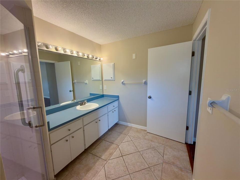 For Rent: $2,149 (2 beds, 2 baths, 1751 Square Feet)
