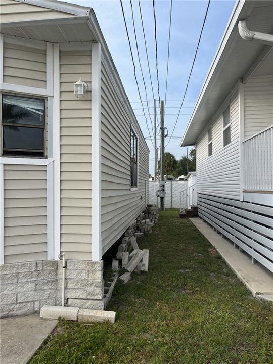 For Sale: $65,000 (1 beds, 1 baths, 628 Square Feet)