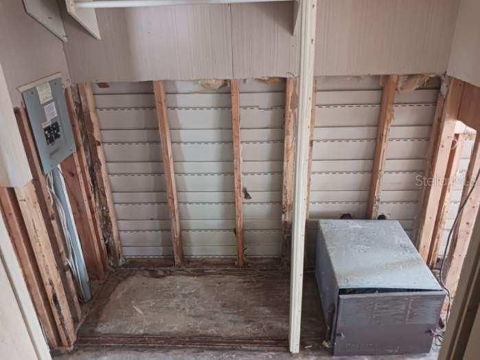 For Sale: $65,000 (1 beds, 1 baths, 628 Square Feet)