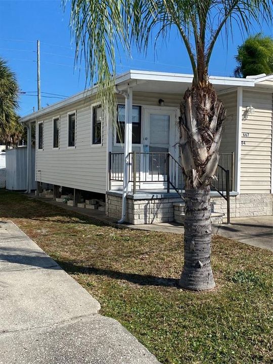 For Sale: $65,000 (1 beds, 1 baths, 628 Square Feet)