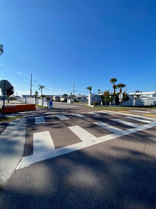 For Sale: $65,000 (1 beds, 1 baths, 628 Square Feet)