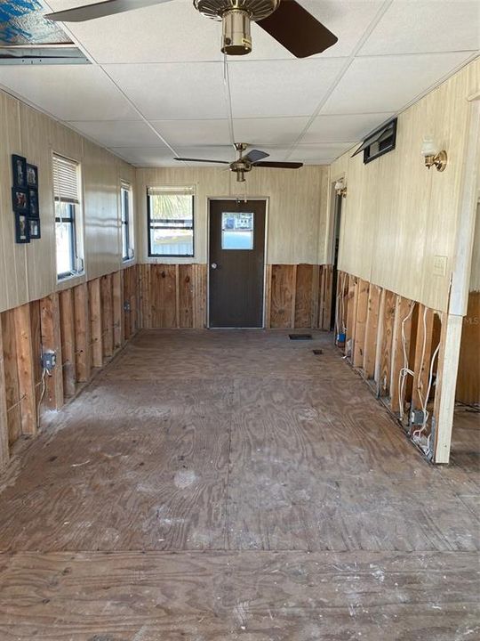 For Sale: $65,000 (1 beds, 1 baths, 628 Square Feet)