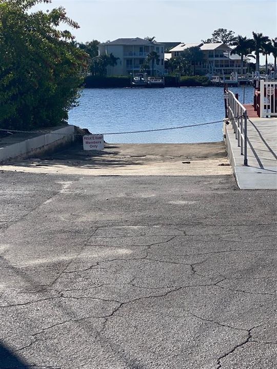 For Sale: $65,000 (1 beds, 1 baths, 628 Square Feet)