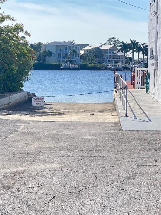 For Sale: $65,000 (1 beds, 1 baths, 628 Square Feet)