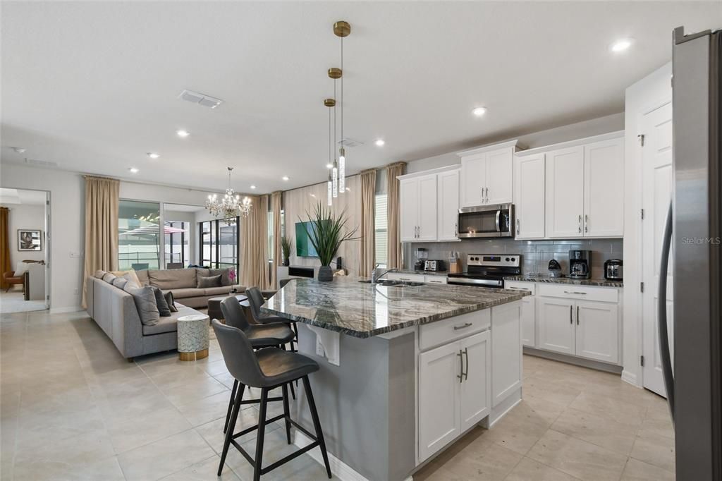 待售: $749,000 (7 贝兹, 6 浴室, 3533 平方英尺)