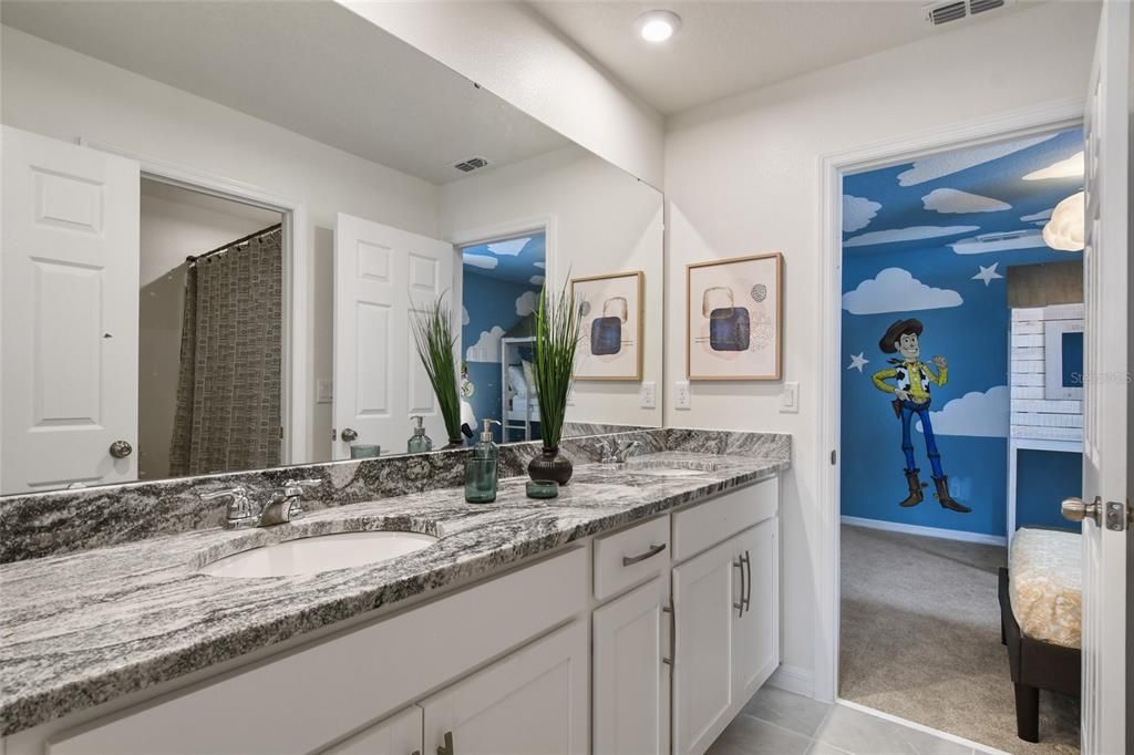 待售: $749,000 (7 贝兹, 6 浴室, 3533 平方英尺)