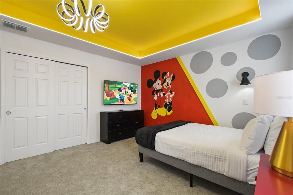 待售: $749,000 (7 贝兹, 6 浴室, 3533 平方英尺)