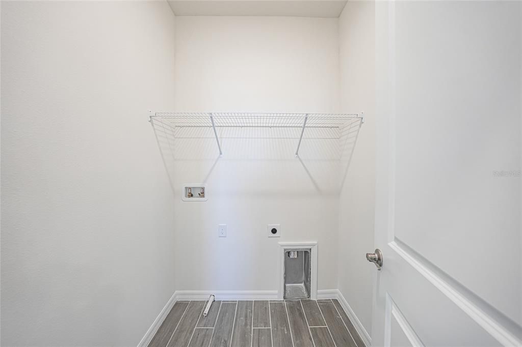 En Venta: $398,190 (4 camas, 2 baños, 2002 Pies cuadrados)