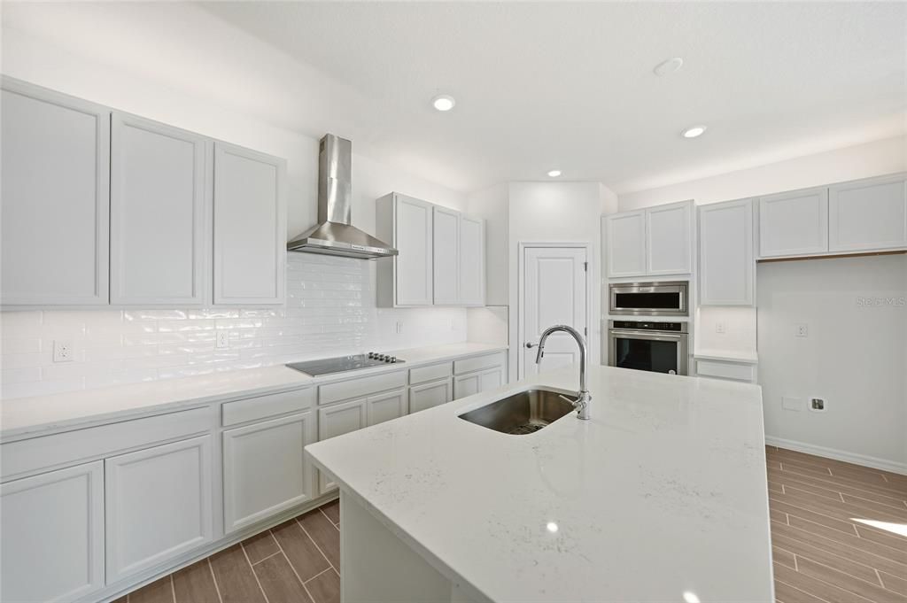 En Venta: $398,190 (4 camas, 2 baños, 2002 Pies cuadrados)