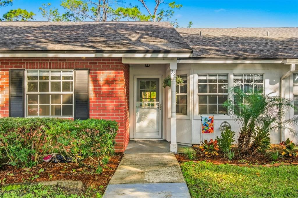 For Sale: $198,900 (2 beds, 2 baths, 1021 Square Feet)