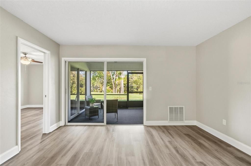 For Sale: $198,900 (2 beds, 2 baths, 1021 Square Feet)