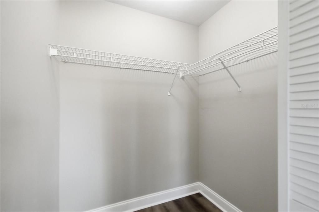 For Sale: $198,900 (2 beds, 2 baths, 1021 Square Feet)