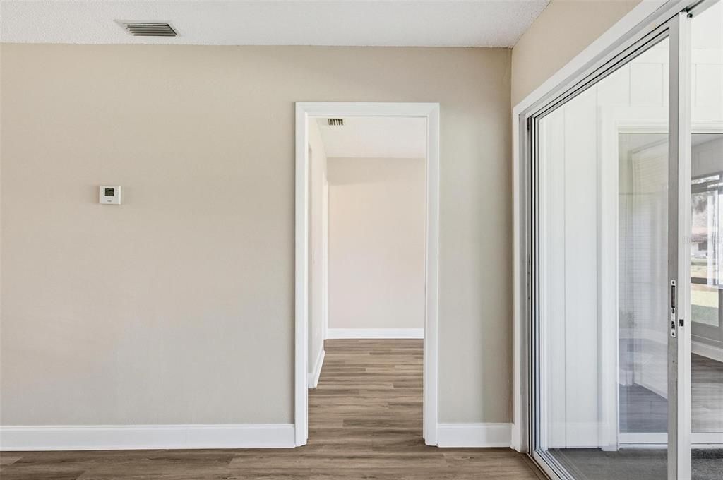 For Sale: $198,900 (2 beds, 2 baths, 1021 Square Feet)