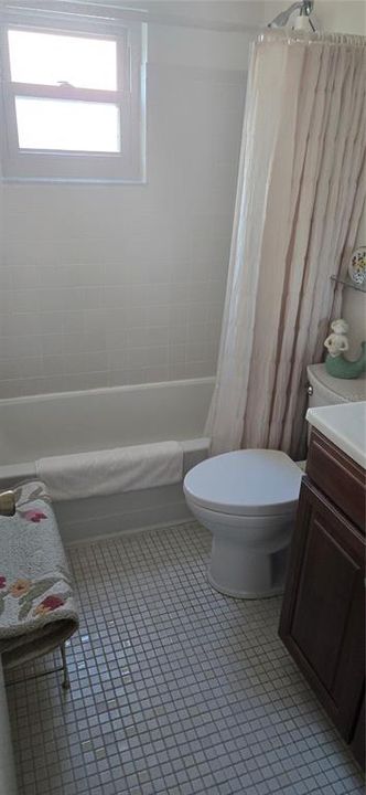 На продажу: $409,000 (3 спален, 2 ванн, 1414 Квадратных фут)