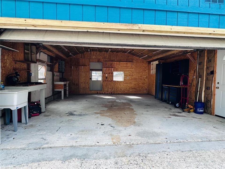 For Sale: $189,900 (1 beds, 1 baths, 1236 Square Feet)